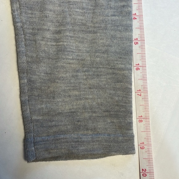 Garnet Hill Women’s 100% Merino Wool Crew Neck Button Up Cardigan Blue Roses XS - Picture 15 of 15